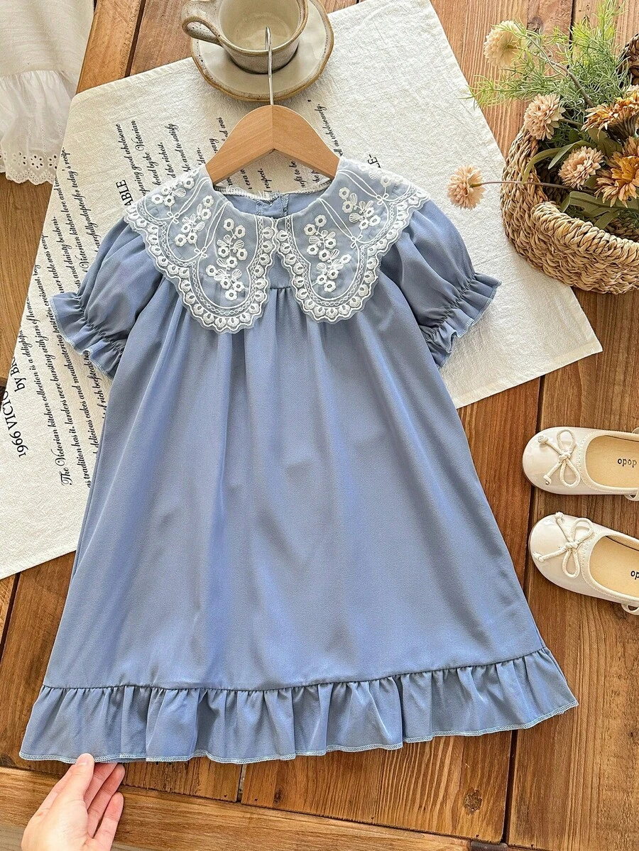 女童蓝色蕾丝连衣裙，法式领，泡泡袖，荷叶边下摆，公主风，面料柔软透气，宽松版型，时尚甜美，适合夏季穿着 - 霧霾藍 - 查看 1