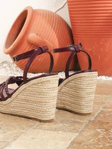 Women's Fashion Burgundy Wedge Thick Bottom Sandals, New Spring/Summer Round Toe Straw Bottom Open Back Sandals, Outdoor Comfortable Plus Size Women Shoes, Holiday Casual Resort Bohemian Buckle Woven High Heel Comfortable Beach Sandals - Burgundy - View 8