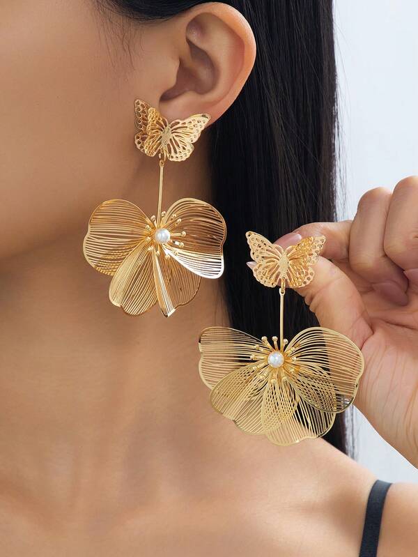 一对优雅的花朵珍珠镶嵌耳环，适合节日、派对、晚宴和约会，是送给女朋友的优雅礼物。