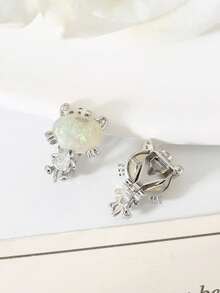一对可爱又性感的动物耳夹，镶嵌小巧的锆石，百搭又个性，适合女孩日常佩戴，可以送给朋友或爱人。 - 動物耳夾 - 查看 7