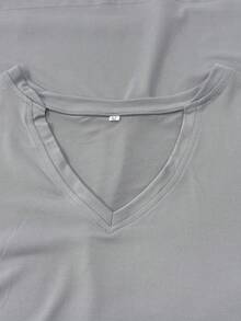 GOLDREDY Herren Mode V-Ausschnitt Strick Weicher Stoff Reißverschluss Dekor Kurzarm Hemd, Retro Streetwear Stil geeignet für Lässig Ausflüge und Pendeln - Hellgrau - Übersicht 5