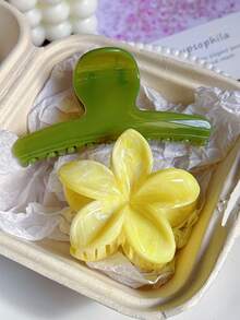 2pcs/1pc Women Green One-Piece Clip, Yellow Hibiscus Flower Clip Combo, Fashionable Hair Claw Hair Accessories, Elegant Minimalist Solid Color Hair Claws Suitable For Daily, Casual, Party, Beach, Vacation, Hairstyling, Washing Hair/Face, Makeup, Outfit Accessories, Autumn/Winter/Spring/Summer - Multicolor - View 6