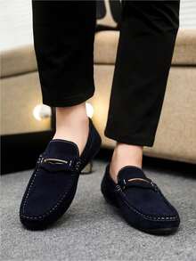 Mocasines de suela blanda de lujo, con tela de ante y decoración de hebilla de metal, costura fina, adecuados para múltiples ocasiones durante todo el año - Azul Marino - Ver 5