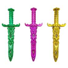 1 thanh kiếm nhựa, dao giả, phụ kiện trang phục cướp biển, thích hợp cho các trò chơi nhập vai, kịch trường học và đạo cụ quay video. Sản phẩm mới lạ này chắc chắn sẽ mang đến cho bạn một bất ngờ thú vị, và bạn có thể sử dụng chúng cho Halloween, các bữa tiệc nhập vai, dạ hội hóa trang, lễ hội, chụp ảnh, biểu diễn và các bữa tiệc ngày lễ khác. - Nhiều màu - Xem 3