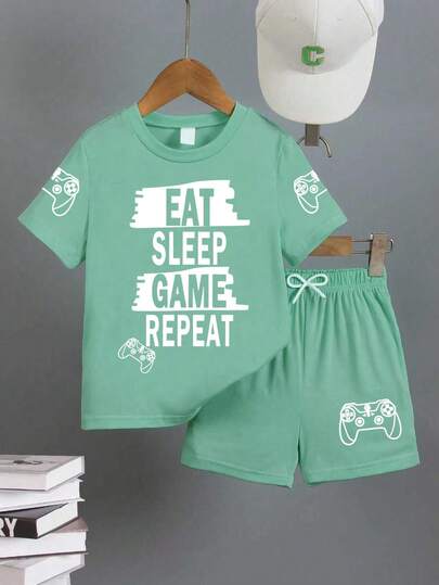 男童字母印花短袖T恤和短裤两件套