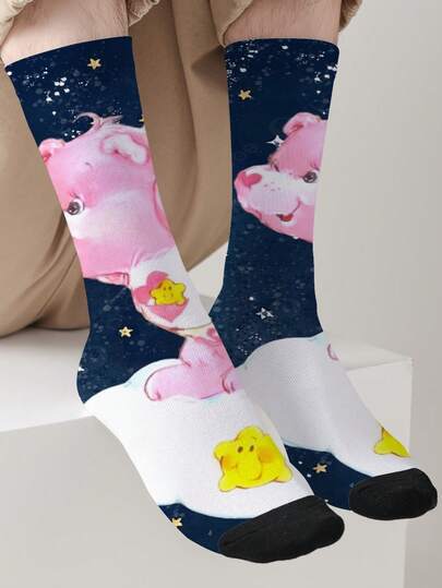 CARE BEARS 爱心熊 1 双装 女士爱心熊四季个性化袜子，360° 数码印花，图案包括趣味十足的快乐熊、许愿熊、心形快乐熊、天使熊、暴躁熊等长袜，时尚简约，适合日常穿着，也是毕业季和生日送给情侣的理想礼物。