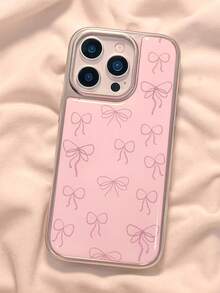 1 件装，银色边缘饰以精致蝴蝶结，采用硅胶保护壳，时尚美观，个性十足。兼容 17、 17 Pro Max、 16 Pro Max、 15 Pro、 14 和 13/12/11。适合作为情人节、生日或母亲节礼物送给家人、朋友、姐妹或女友。 - 粉色 - 查看 2