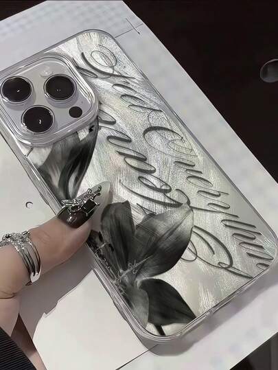 Harf Desenli, Şık Kore Tarzı Çiçek Desenli, Lazer Holografik Efektli, Çizilmeye ve Parmak İzine Dayanıklı, 16 Pro Max/16/16 Pro/16 Plus/15/15 Pro Max/15 Pro/11/12/13/14 Pro Max/11 Pro Max/12 Pro/12 Pro Max/13 Pro/13 Pro Max/14 Pro/14 Pro Max ile Uyumlu, Yaratıcı Premium Tasarımlı Yumuşak Şeffaf IMD Telefon Kılıfı