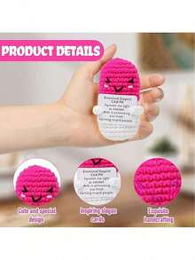 这款手工编织的毛绒娃娃摆件，上面写着充满正能量的鼓励话语，可以作为小礼物送给亲朋好友。可爱的针织玩具非常适合摆放在客厅或书桌上，既可作为生日礼物，也可作为房间装饰摆件。精美的娃娃设计和鼓励的话语，温暖又甜蜜！这些可爱的娃娃将永远是你的朋友，它们会让你感到放松和快乐！ - 彩色 - 查看 10