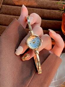 1pc Minimalist Thin Strap Women Watch, Fashionable Elegant Gold Chain Style Bracelet Watch, Suitable For Daily Decoration