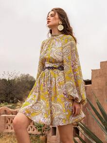 Faeriesty Đầm maxi hoa cổ cao thanh lịch dành cho nữ: Kiểu dáng Bohemian với viền bèo nhún, tay chuông, thiết kế lưng hở buộc dây, thắt lưng eo, chân váy xếp tầng bồng bềnh - Hoàn hảo cho đám cưới ngoài trời, chụp ảnh cưới phong cách Bohemian, lễ cưới trong vườn, kỳ nghỉ lãng mạn, chụp ảnh ngoại cảnh mùa xuân. - Màu vàng - Xem 6