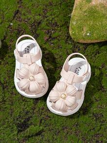 1 Pair Summer New Soft Bottom Lightweight & Comfortable Toddler Girls Sandals, Soft Rubber Non-Slip Closed Toe Flat Shoes - Beige - View 2