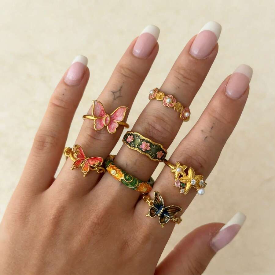 Bộ 7 chiếc nhẫn hình bướm và hoa nhiều màu sắc cổ điển, thiết kế độc đáo, món quà lý tưởng cho ngày Valentine, bạn bè, các bữa tiệc, hoặc đeo hàng ngày. - Vàng - Xem 1