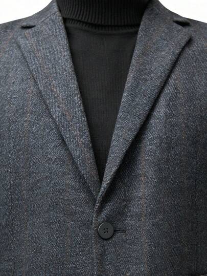 Randig kostym för män med hack i slaget och dubbelknäppning, smal passform, lämplig för kontorsmöten, daglig pendling och ett måste för att framhäva utsökt affärsklädsel