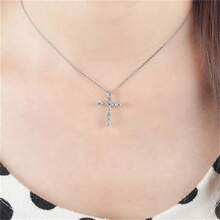 1件闪亮镶满水钻的银色十字架项链，创意优雅的铜质吊坠搭配锆石不锈钢链，日常祈祷祝福幸运饰品，生日、节日、周年纪念日礼物，送给朋友和爱人 - 銀色 - 查看 4