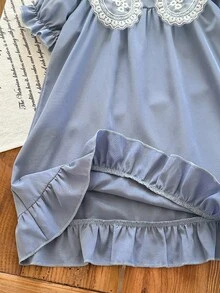 女童蓝色蕾丝连衣裙，法式领，泡泡袖，荷叶边下摆，公主风，面料柔软透气，宽松版型，时尚甜美，适合夏季穿着 - 霧霾藍 - 查看 5
