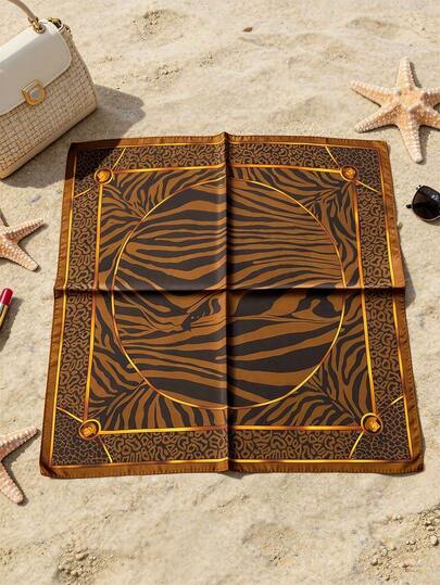 1条优雅复古动物纹印花70厘米丝滑小方巾，用途广泛，可作头巾、腰带、包包装饰、发饰等，适合日常佩戴。