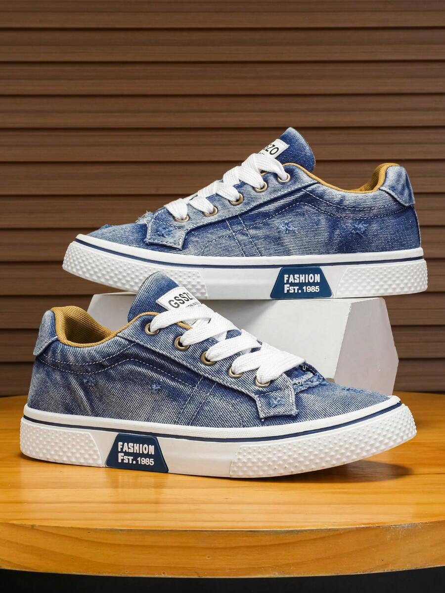 2026 New Men's Blue/Black Denim Distressed Low-Top Casual Sneakers - Washed Canvas Outdoor-Ready Shoes With White Laces, Gold Eyelets & Non-Slip Textured Sole, Comfort-Focused Footwear For Light Hikes, Park Strolls, Camping Trips, Weekend Outdoor Errands & Casual Adventures - Breathable Mesh Lining, Durable Stitched Construction, Retro Washed Jeans Fabric Design That Complements Cargo Pants, Hiking Shorts, Flannel Shirts & Light Jackets, Versatile All-Day Comfort Shoes For Effortless Outdoor-Casual Styling - 藍色 - 查看 1