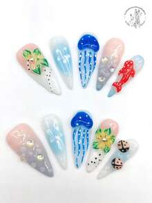 10片纯手工按压式美甲片，33mm长，纤细高跟款式，粉色、米色、蓝色渐变、蓝色凸起水母造型、立体凸起黄色花朵绿色图案、凸起红色鲸鱼、凸起瓢虫造型。可爱个性化美甲片，尖头设计。适合日常休闲度假、宴会、派对、演出等各种场合。美甲用品，手工按压式美甲片。 - 彩色 - 查看 1