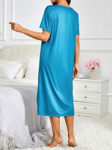 舒适可机洗长款睡裙，浅蓝色蝴蝶和心形图案 - 彩色 - 查看 2