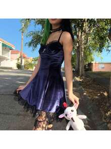 Womens Gothic Lolita Dress Velvet Camisole Dresses Sleeveless Spaghetti Strap Punk Grunge Emo Dress Goth Alt Witchy Fairy Dress Ruffle V-Neck Lace Trim Bowknot One-Piece Halloween Costumes - 紫羅蘭色 - 查看 3