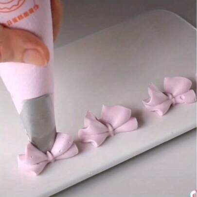 4pcs Piping Nozzles, Stainless Steel Piping Tips, 1.27/1.52cm Medium Frosting Nozzles, Butterfly Flower And Lily Cream Pastry Tools For Cake Decorating, Home Kitchen And Bakery, Kitchen Supplies, Baking Accessories