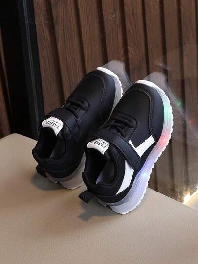 “幼儿儿童发光LED运动鞋 - 双魔术贴绑带，透气网眼内衬，彩色闪光鞋底，全白设计，趣味休闲日常鞋履”