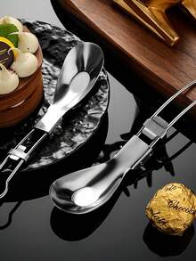 1个不锈钢折叠勺，户外旅行餐勺，学生便携汤勺，小茶匙，适用于酒店、餐厅、厨房、婚礼等场合。