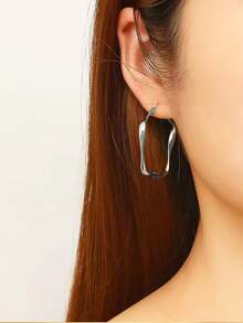 1 Pair Fashionable Minimalist Asymmetrical Geometric Smooth Hoop Earrings, Star Design, Versatile For Women's Daily Commute