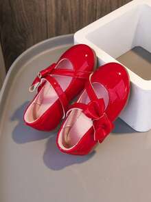 2-7 Years Old Red Shiny Leather Baby Girl Shoes, Soft & Comfortable With Easy Strap, Simple & Fashionable Toddler Flat Shoes For Spring/Autumn, Non-Slip Soft Sole Lightweight Baby Girl Leather Shoes, Cute Red Bowknot Summer Leather Sandals For Girls, Elegant Red Stage Performance Shoes To Match Dresses For Daily Life, Suitable For Home, Shopping, Sightseeing, Banquet, Party, Social Occasions And More - Red - View 4