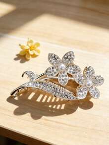 A Ins Style Elegant Exquisite Silver Full Rhinestone Dual-Flower Pearl Vine Hair Claw Full Rhinestone Flower + Pearl Accent + Vine Rhinestone Decor Exquisite Design Hair Clip Suitable For Daily Commute/Date Dinners/BFF Afternoon Tea/Party Looks Exquisite Elegant Aesthetic Hair Accessory/Versatile High-End Hair Decor - Multicolor - View 7