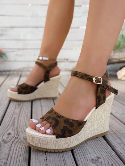 Women's Casual Versatile Shoes, Thick Sole Wedge Shoes, New Design, Soft & Comfortable, Strap Decor, Buckle Closure, Suitable For Commuting And Daily Wear