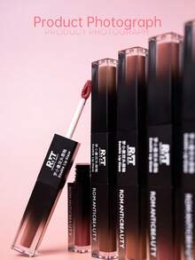 一支浪漫双头唇膏，哑光质地，持久不晕染，适合日常妆容和各种场合，可作为母亲节、情人节或送给姐妹的礼物。 - 彩色 - 查看 4