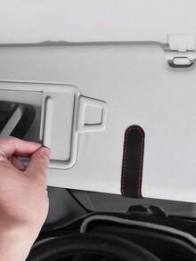 车载遮阳板眼镜架 – 绒面革和金属材质，内置海绵保护，带停车票卡槽，单手操作，通用型车载太阳镜夹