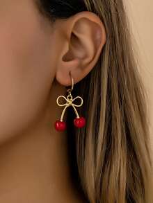 一对红色樱桃水滴耳环，可爱精致的蝴蝶结设计耳环，甜美优雅的女士耳环，派对和情人节礼物 - 彩色 - 查看 3