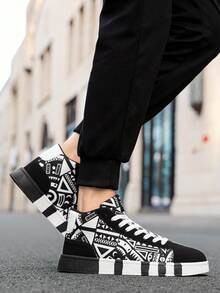 Men's Personalized Black & White Contrast Canvas Geometric Pattern Lace-Up Athletic Running Shoes, Couple Style Fashion All-Over Random Graffiti Print Casual Comfortable Sneakers - White and Black - View 10