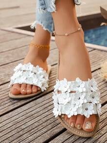 Women's Flat Sandals, Versatile Floral Beach Casual Slip-On Low Heel Round Toe Shoes, Spring/Summer - White - View 4