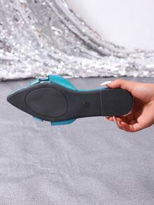 新款春夏时尚品牌 H Style 女士拖鞋，休闲系带罗马凉鞋，舒适穆勒凉鞋，黑色、米色、棕色可选，平底，压纹，沙漠钥匙图案，法式优雅水钻厚底坡跟凉鞋，沙滩鞋，简约室内/室外拖鞋，鳄鱼纹金属装饰平底凉鞋 - 藏蓝色 - 查看 2