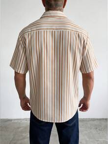 Top Slim Fit Listrada Masculina, Top Listrada Laranja Brilhante e Branca, Top de Manga Curta Minimalista e Estilosa, Essencial de Verão Refinado e Refrescante - Multicolorido - Visão 4