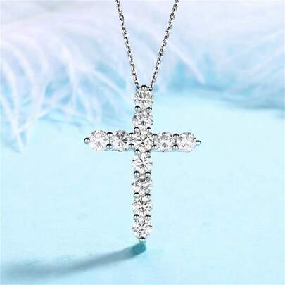 1件闪亮镶满水钻的银色十字架项链，创意优雅的铜质吊坠搭配锆石不锈钢链，日常祈祷祝福幸运饰品，生日、节日、周年纪念日礼物，送给朋友和爱人