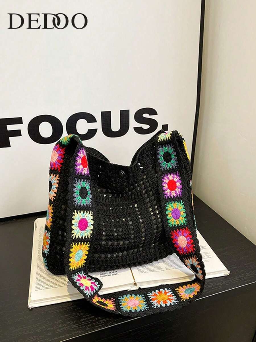 Retro Hollow-Out Floral Contrast Color Casual Crossbody Bag(The Color Position Of Flowers Is Random) - 黑色 - 查看 1