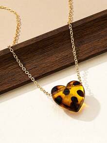 1 chiếc dây chuyền mặt hình trái tim họa tiết da báo tối giản, phù hợp cho nữ giới đeo hàng ngày. - Vàng - Xem 2
