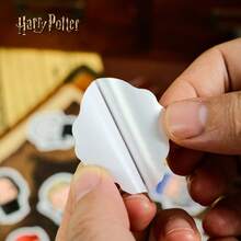 Harry Potter 20张复古哈利波特贴纸，霍格沃茨学院徽章和人物图标，防水乙烯基贴纸，适用于日记本、电子产品保护套、DIY剪贴簿——送给哈利波特粉丝的完美礼物 - 彩色 - 查看 6