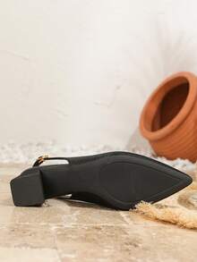 Giày cao gót mũi nhọn màu đen, sandal bít mũi kiểu retro, giày bít mũi đế vuông mới cho nữ mùa xuân/hè 2026. - màu đen - Xem 4