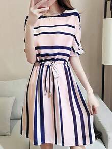 Vestido corto de mujer Vestido elegante y casual de talla grande para mujer, corte ajustado favorecedor, color azul claro, bloques de color en contraste, rayas, manga corta, cintura elástica con cordón. - Rosa - Ver 1