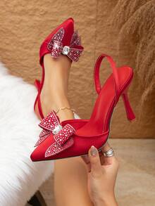 优雅、舒适、时尚、性感的女士露趾高跟凉鞋，适合派对和各种场合穿着，红色缎面材质，饰有蝴蝶、珍珠和水钻。 - 紅色 - 查看 1