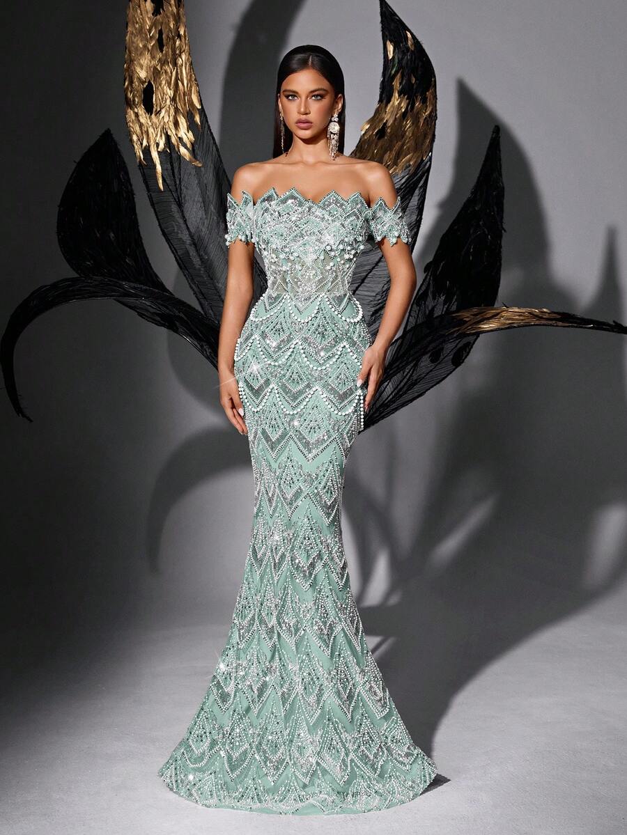 Đầm dạ hội không dây vai đính sequin và hạt cườm, thiết kế thời trang quyến rũ, nổi bật trong các bữa tiệc, đám cưới, mùa xuân.
