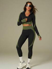UONNOU 两件套女士运动服套装，长袖上衣和塑身裤，女士户外休闲服，运动服，塑身服，紧身衣，夹克款式，机车风格，立领，全开拉链，运动拇指孔设计，超短紧身上衣，提臀，收腰收腹，修饰腿型，让您看起来更苗条，运动紧身裤，高弹塑形，罗纹无缝针织柔软面料，适合运动和户外活动、瑜伽、健身、跑步、休闲日常、通勤、聚会和节日等，时尚运动户外套装，适合所有季节，秋冬春秋皆宜。 - 黑/綠 - 查看 6