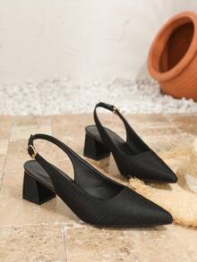 Giày cao gót mũi nhọn màu đen, sandal bít mũi kiểu retro, giày bít mũi đế vuông mới cho nữ mùa xuân/hè 2026. - màu đen - Xem 6