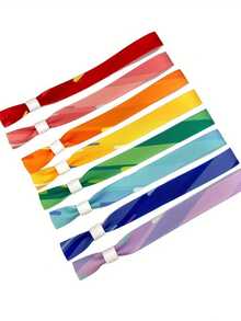 个性化缎面定制手链，配以滑动珍珠，适合各种场合，例如派对、生日派对和节日庆典。它们是成人派对、公司活动和聚会的理想之选，也是派对装饰、婚礼配饰、音乐会和展览赠品、节日用品、VIP手链和圣诞派对礼品的完美选择。 - 彩色 - 查看 3